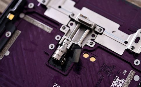 光纤黄瓜视频app网站打标机在手机中框边框上的工艺应用-使产品看起来档次更高，更有品牌感