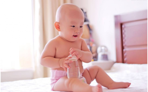 黄瓜视频app网站打标机在玻璃奶瓶上的应用-让婴幼儿用品更安全